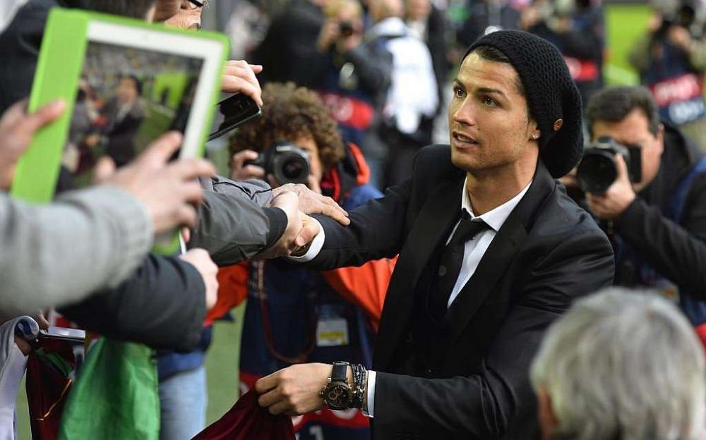 Nebunie in Germania! Cum au reactionat cand l-au vazut pe Cristiano Ronaldo pe stadion! Cum a fost surprins pe banca