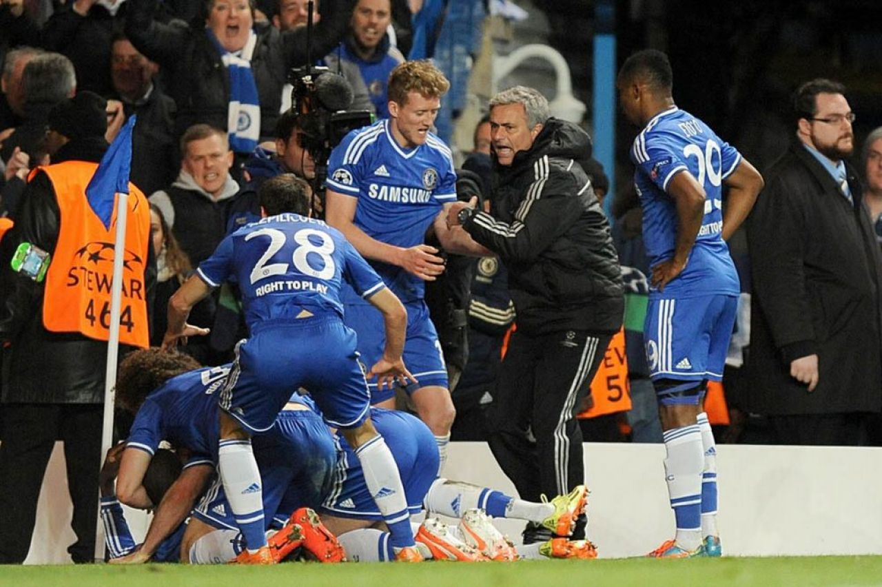 A fost doar traducator si a ajuns un SUPER manager! Palmaresul FABULOS al lui Jose Mourinho! Cum a inceput HegeMOUnia_6