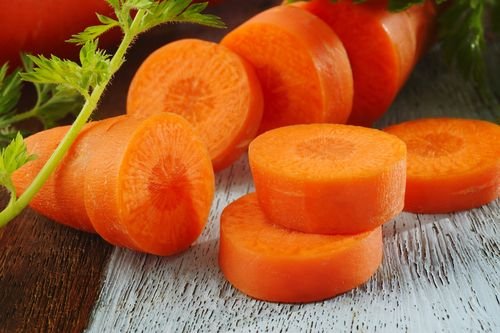 Cat de importanti sunt morcovii in orice dieta. Solutia la care si unii sportivi apeleaza