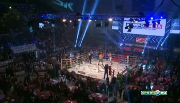 Morosanu l-a pus la podea pe Mohamed Abdul Karim (Egipt) in prima repriza, dar acesta a rezistat in cele din urma trei reprize! Arbitri l-au declarat insa invingator pe Morosanu! VIDEO