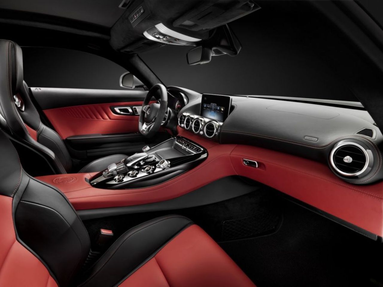 SUPER FOTO RACHETA lansata azi de Mercedes! Vezi cum arata noul AMG-GT!_1