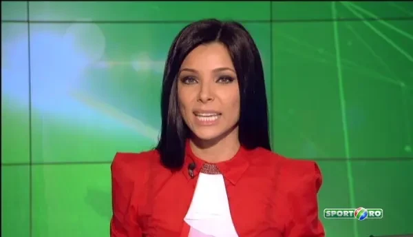 Cel mai PRETIOS skateboard din lume! E placat cu AUR si costa o avere: Ti-e si mila sa calci pe el! VIDEO