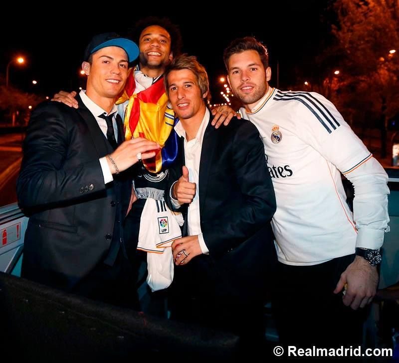 SARBATOARE la Madrid! Fanii au iesit pe strazile orasului! Cele mai tari imagini de la ceremonia Realului_2