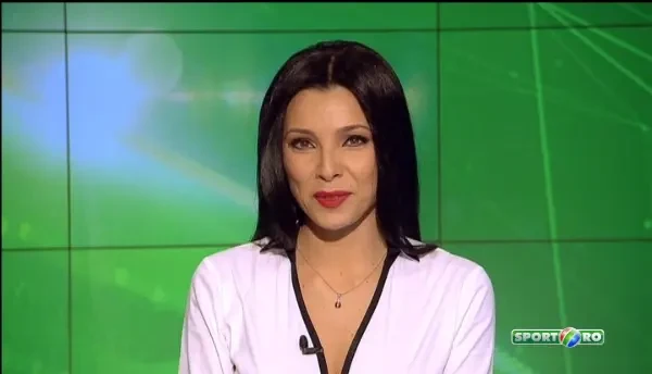 Daca pozele ar vorbi, amintirile ar fi vii... :) Faza serii la Giurgiu: jucatorii Astrei au mers sa salute peluza desenata!