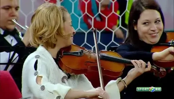 SIMFONIA FOTBALULUI! Momente UNICE pe National Arena! Coregrafia superba realizata de fanii dinamovisti!