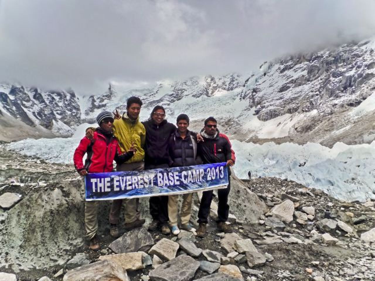 Cel mai mare pericol pentru Horia Colibasanu, in drum spre Everest! O avalansa a facut astazi prapad! Anuntul alpinistului roman_2