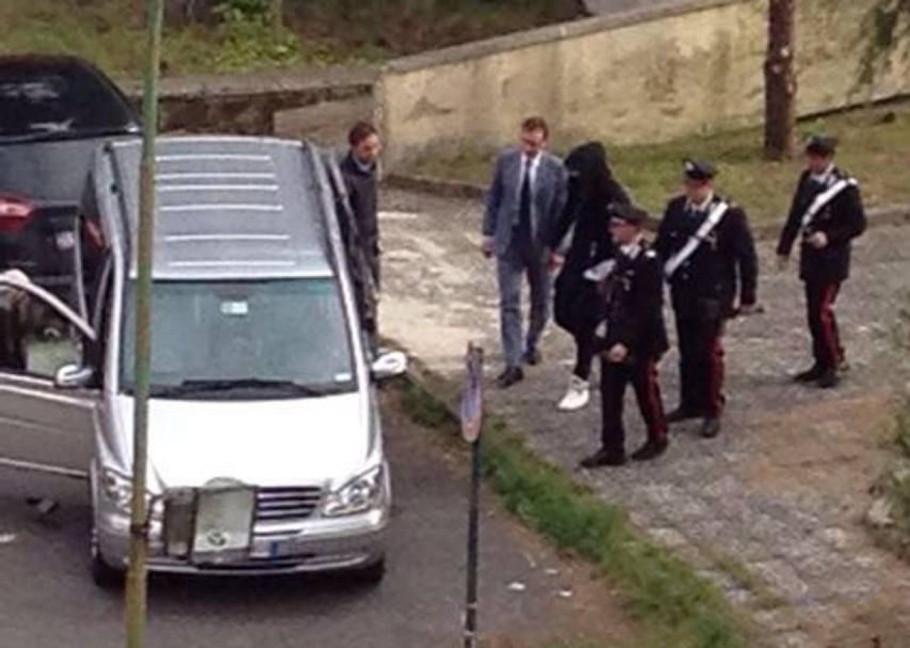 FOTO Momentul in care Balotelli si-a vazut pentru prima data fiica! A primit doar 10 minute si fost asistat de politie! _2