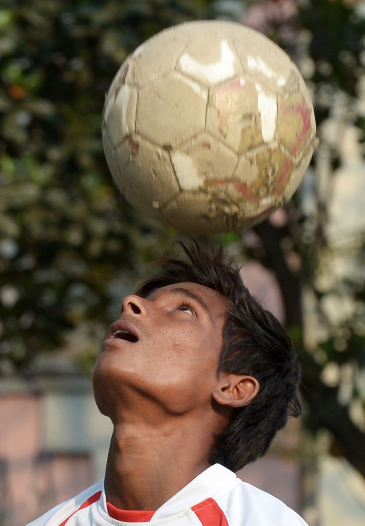 Slumdog Millionaire: Indianul de 16 ani care ajunge la Manchester United. Mama lui e prostituata si locuieste in mahala! _2