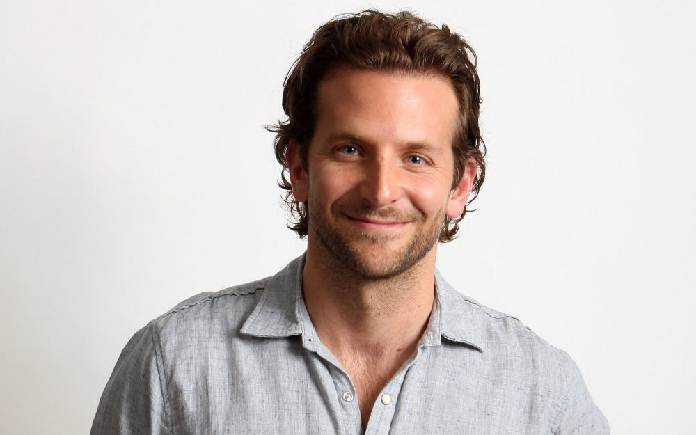 Transformarea incredibila a lui Bradley Cooper! Cu pieptul si bicepsii umflati, actorul este aproape de nerecunoscut! FOTO