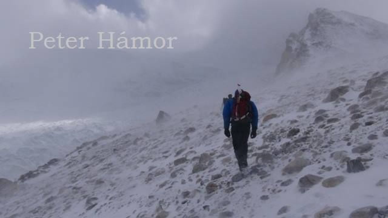 Vesti bune de pe Everest! Horia a trecut la pasul urmator al expeditiei! A urcat la 6200 de metri, AMR 2648m pana pe Everest!_1
