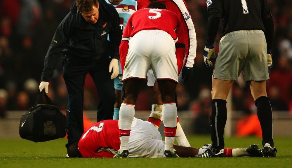 Distrus de accidentari! Abou Diaby, mijlocasul lui Arsenal, a revenit dupa 13 luni, dar s-a accidentat in doar 45 de minute
