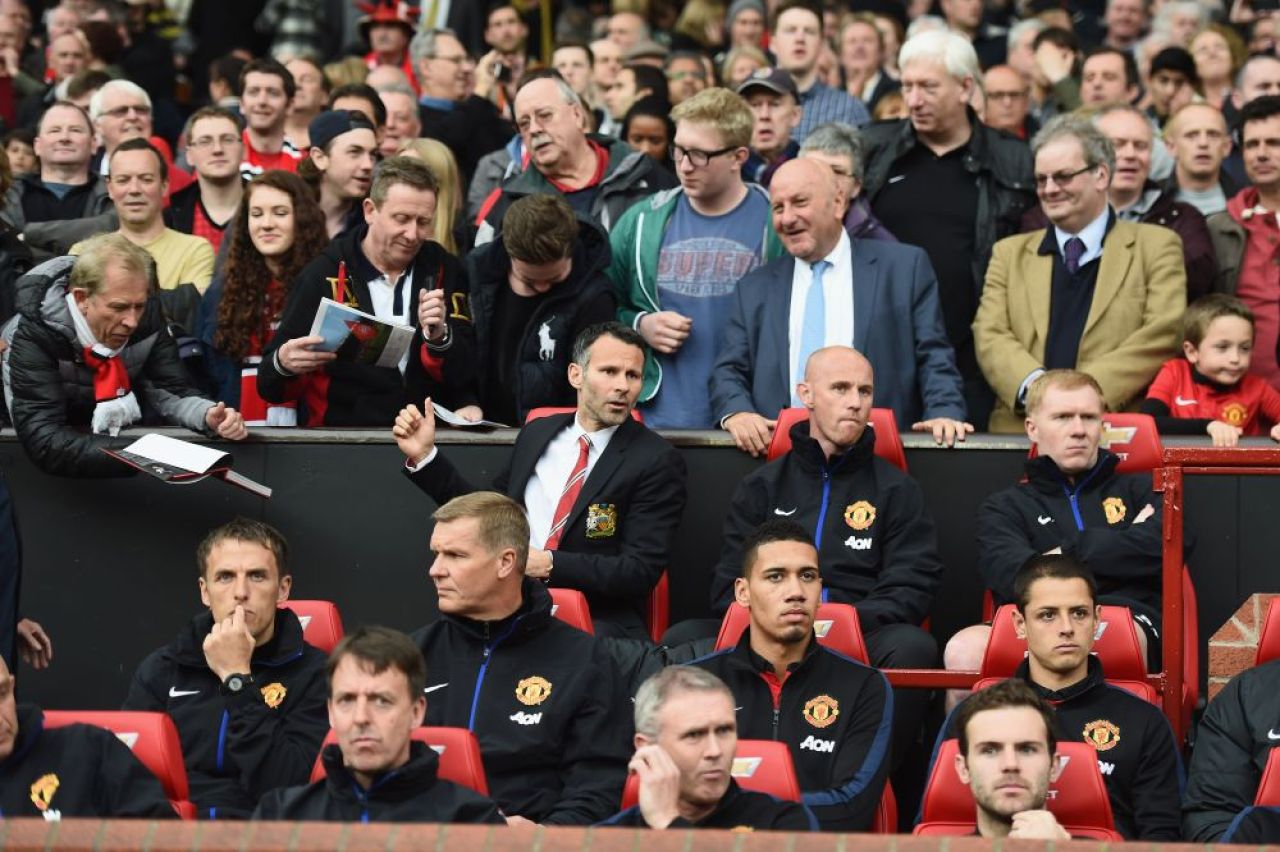 United traieste si rade din nou: Giggs a debutat perfect! 3 meciul care le pot da peste cap planurile oficialilor de la United:_3