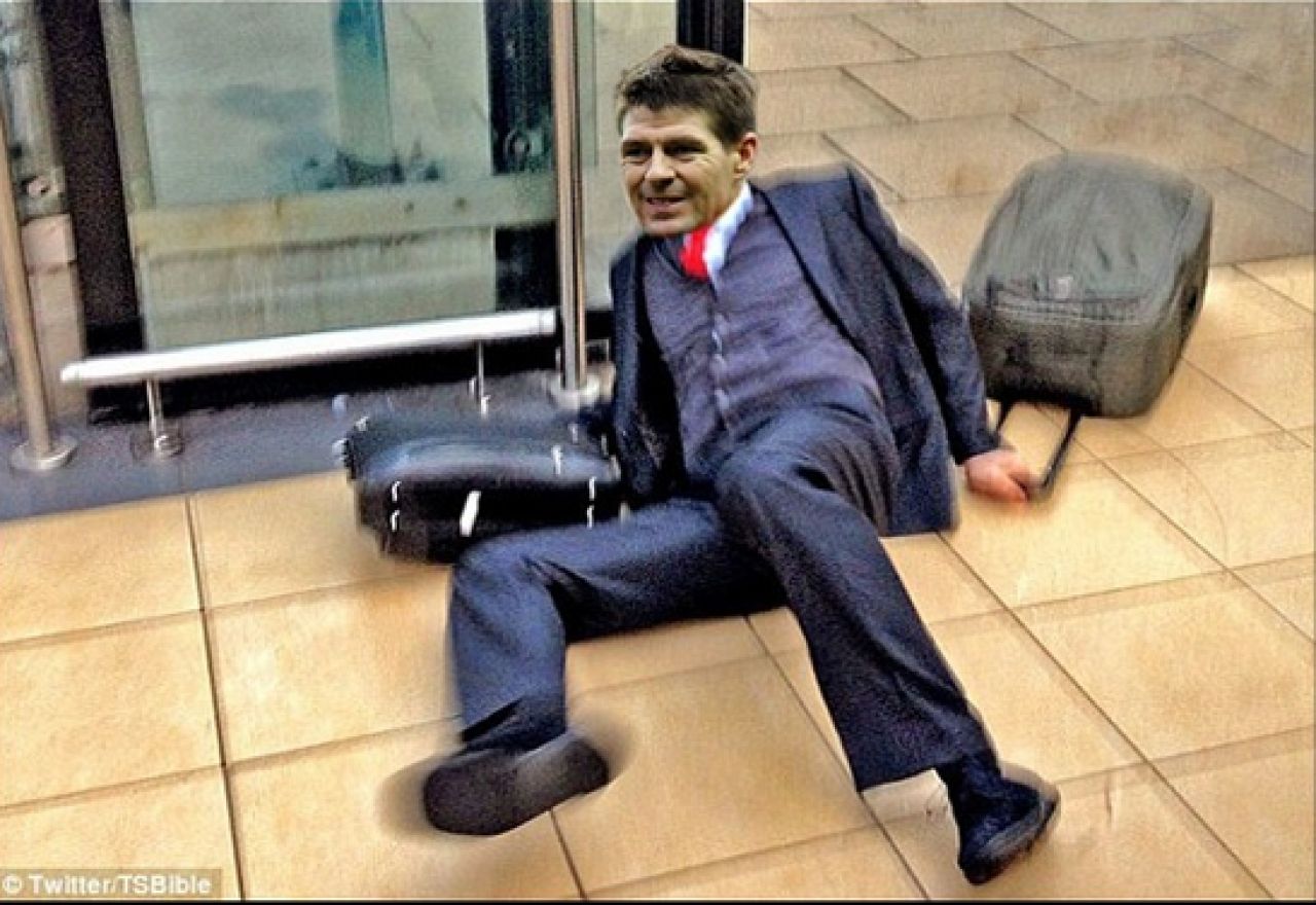 GAFA lui Gerrard a ajuns subiect de glume in toata Europa! Cele mai tari imagini aparute dupa Liverpool - Chelsea _13