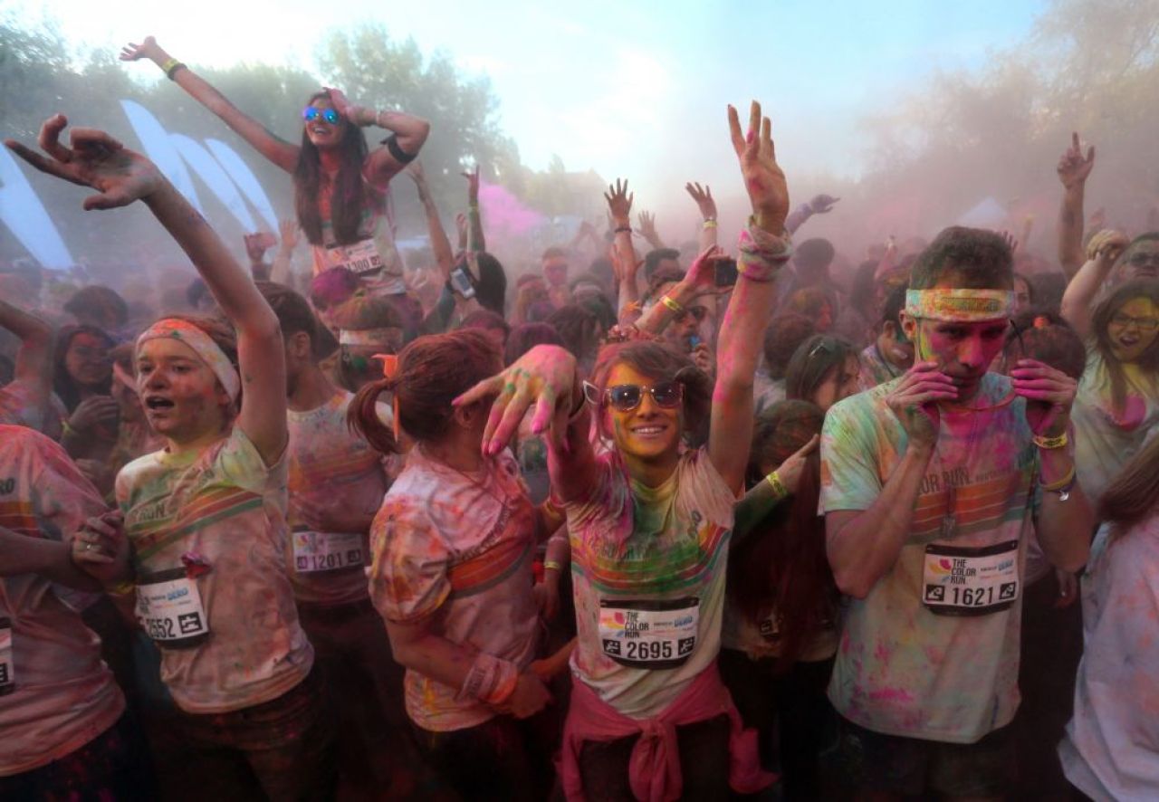 (P) Cele mai tari imagini de la Color Run by Dero! Au fost 3000 de participanti la cursa bucuriei din Bucuresti!_15