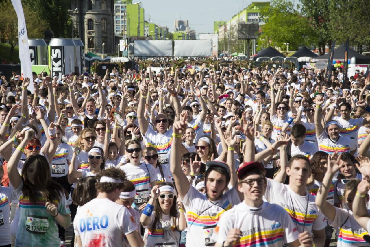 (P) Cele mai tari imagini de la Color Run by Dero! Au fost 3000 de participanti la cursa bucuriei din Bucuresti!_24