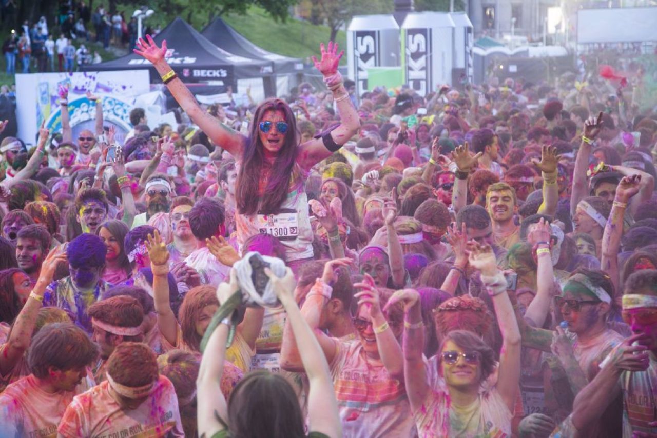 (P) Cele mai tari imagini de la Color Run by Dero! Au fost 3000 de participanti la cursa bucuriei din Bucuresti!_86