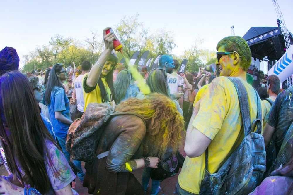 (P) Cele mai tari imagini de la Color Run by Dero! Au fost 3000 de participanti la cursa bucuriei din Bucuresti!_90