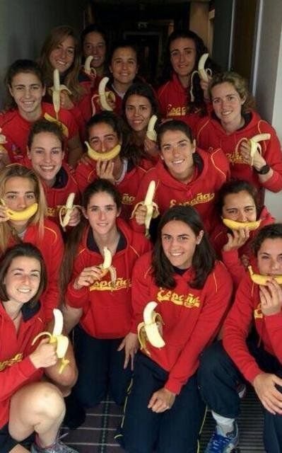 FOTO Campanie FARA PRECEDENT de sustinere pentru Dani Alves! Reactii pe toata planeta dupa atacul cu banane!_20