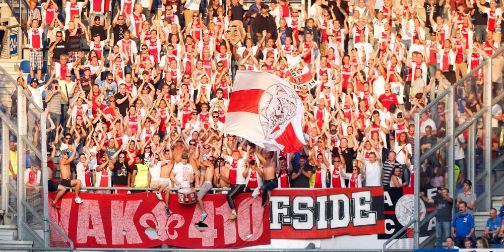 Gest SUPERB facut de fanii lui Ajax! Antrenorul lor e dorit de Tottenham. Cum vor sa il convinga sa ramana