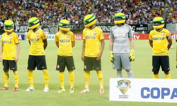 20 de ANI FARA SENNA | Gest emotionant facut de jucatorii de fotbal de la Corinthians! VIDEO_2