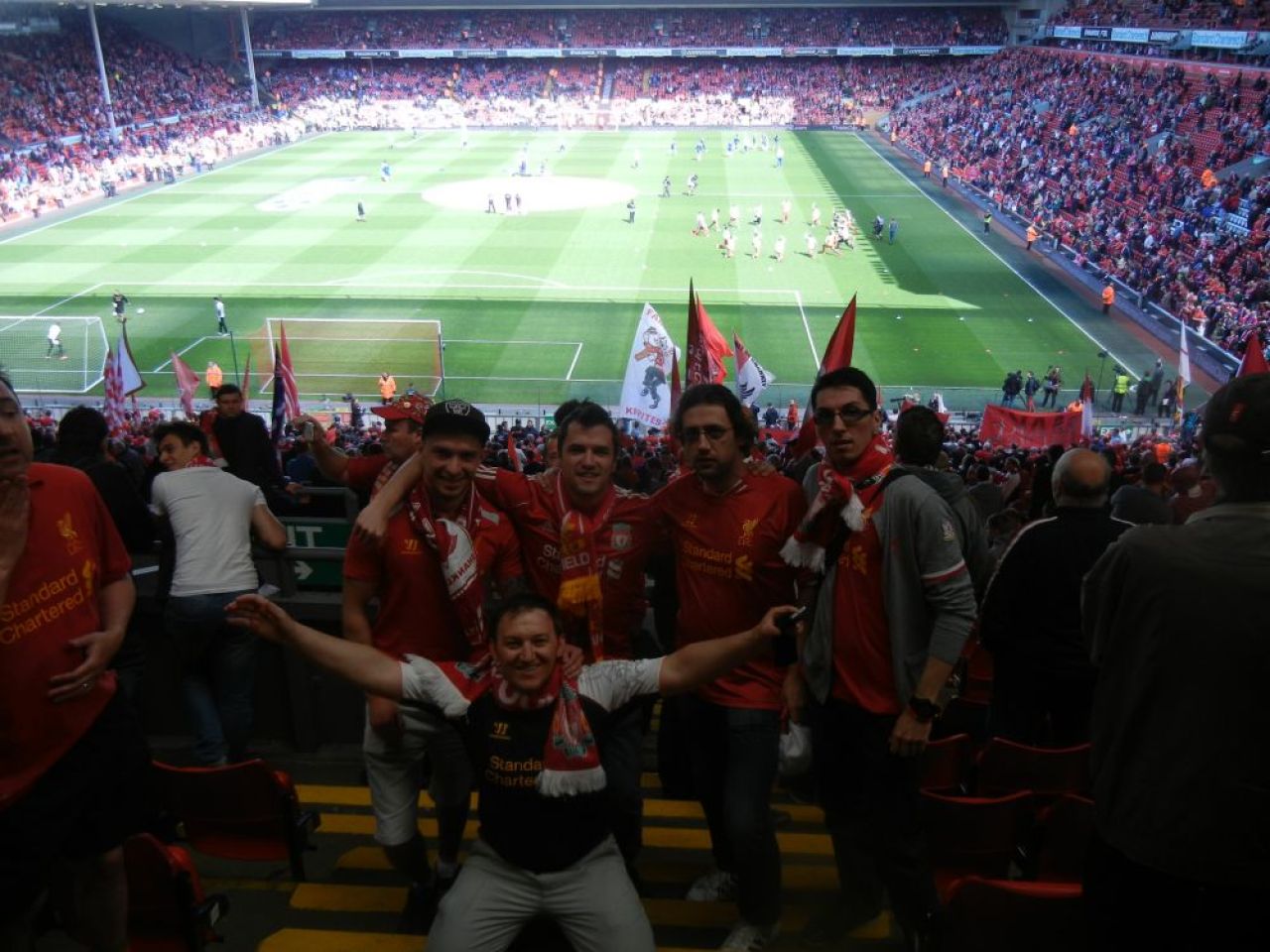 Cand pasiunea pentru o echipa te ajuta sa-ti indeplinesti un vis. Cum au ajuns 9 romani pe Anfield la marele meci cu Chelsea_2
