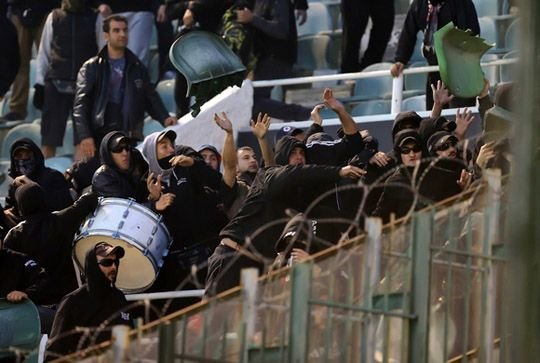 Scene HORROR in Grecia! Victime si mult sange la Panathinaikos - PAOK! FOTO si VIDEO_2