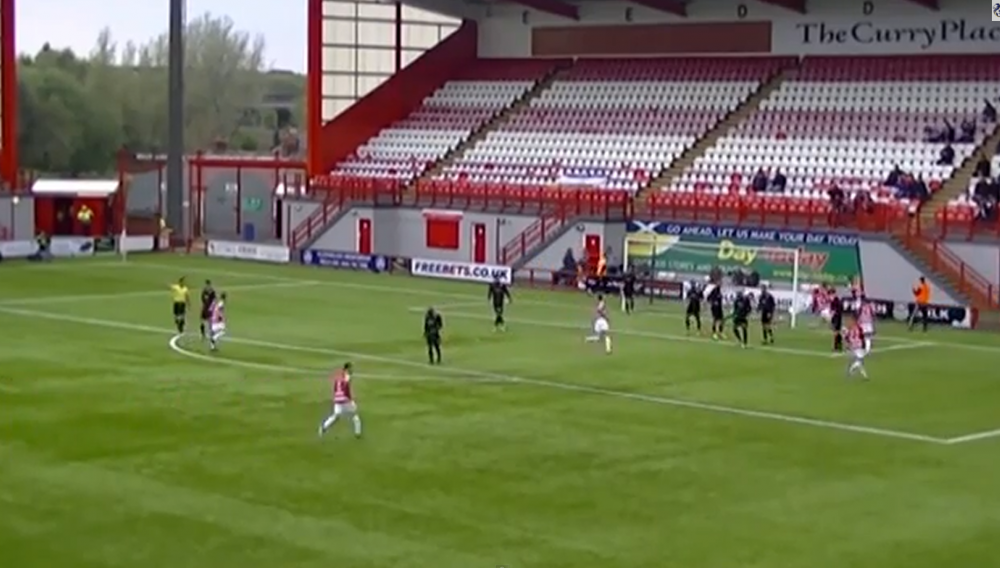 Da, si meciul asta a inceput de la 0-0! :) Scorul final i-a facut pe fani sa nu mai inteleaga nimic din fotbal