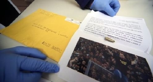 Ai orele numarate! Amenintarea primita prin posta de liderul galeriei lui Napoli! Ce a gasit intr-o scrisoare