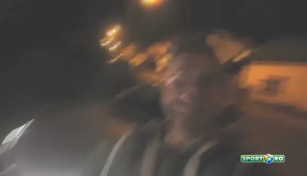 VIDEO | A iesit la o plimbare cu prietenul sau, dar nici nu-si imagina ce-l asteapta! Farsa de-a dreptul DEMENTA in pustietate :)