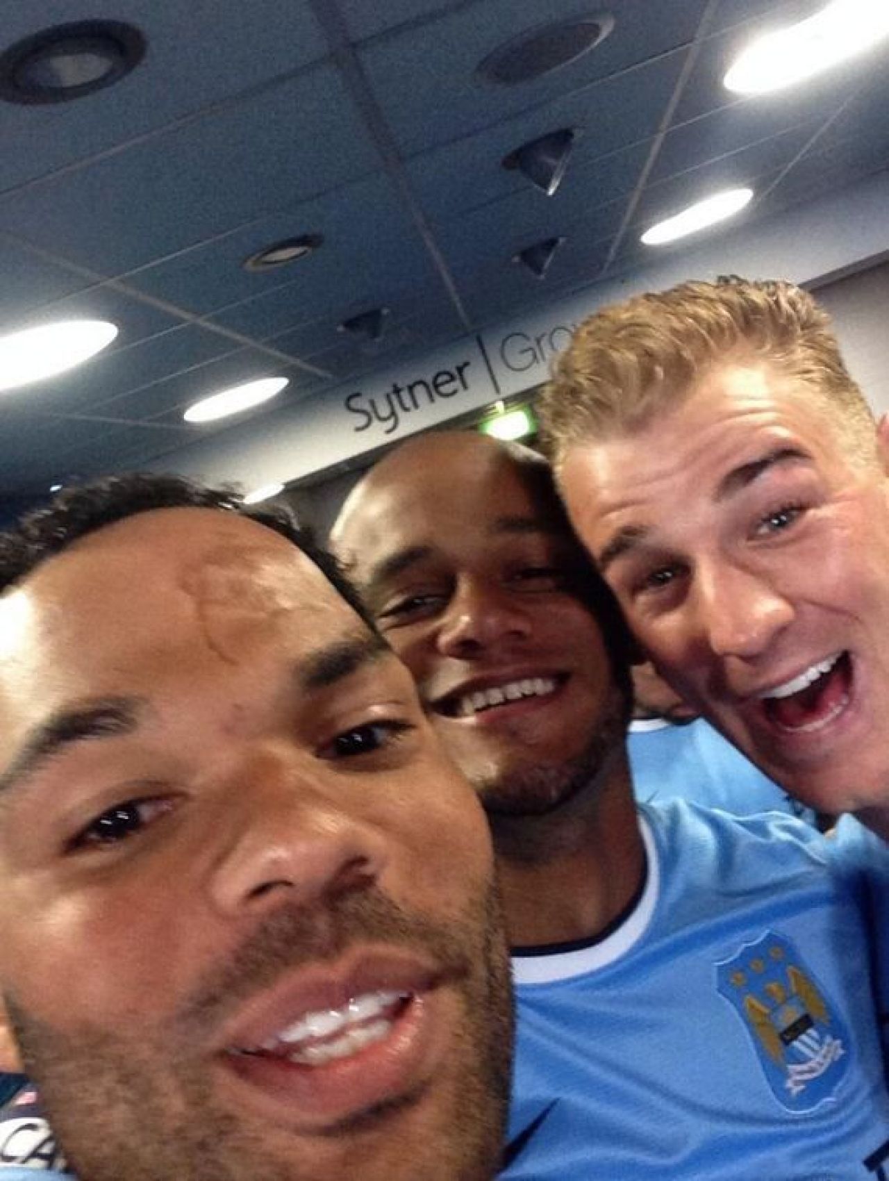IMAGINEA anului in Premier League! Ce faceau fanii lui City in timp ce Liverpool revenea cu 2 goluri in 2 minute! FOTO_4