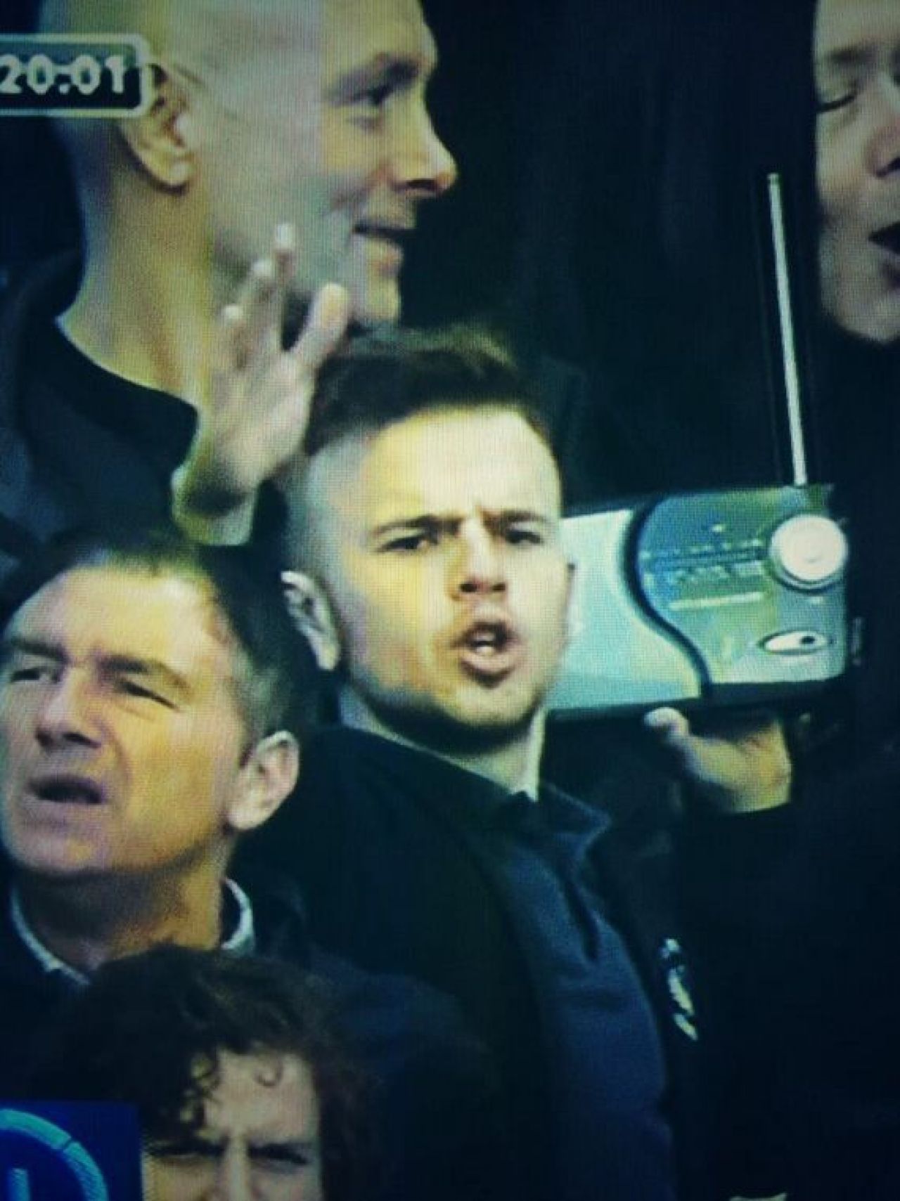 IMAGINEA anului in Premier League! Ce faceau fanii lui City in timp ce Liverpool revenea cu 2 goluri in 2 minute! FOTO_8