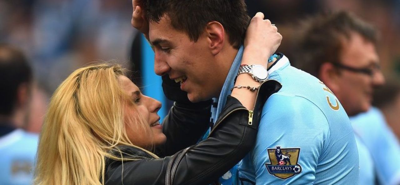 ACUM LIVE VIDEO: Pantilimonu petrece! Mii de oameni in strada pentru sarbatoarea de titlu a lui Manchester City! FOTO&VIDEO_1