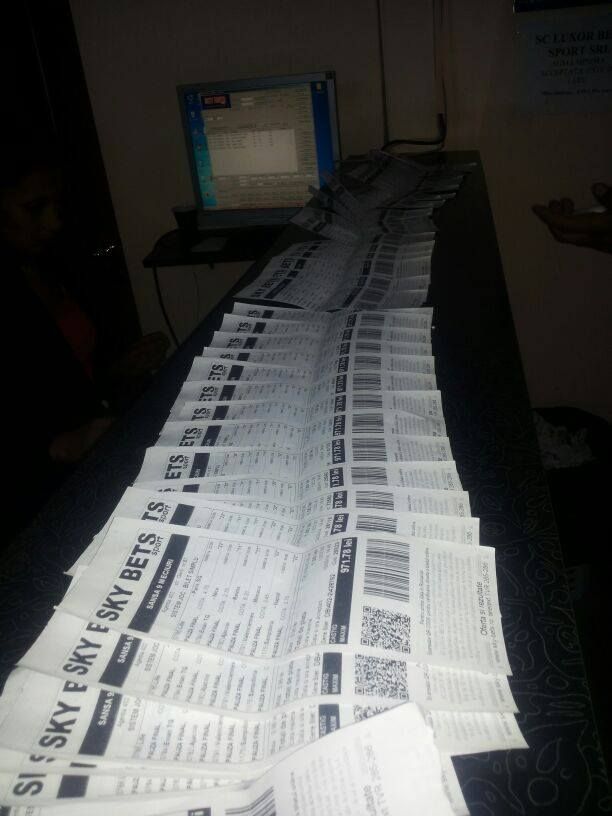 GENIAL! A pus cate un leu pe 40 de bilete! Ce s-a intamplat dupa ce i-au iesit 7 meciuri pauza/final! Suma e URIASA!_2