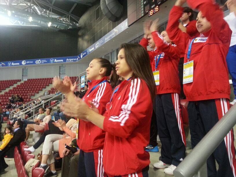 FOTO & VIDEO A inceput Europeanul de gimnastica! Romancele au facut deja SHOW in tribune! Imagini de la Sofia_6