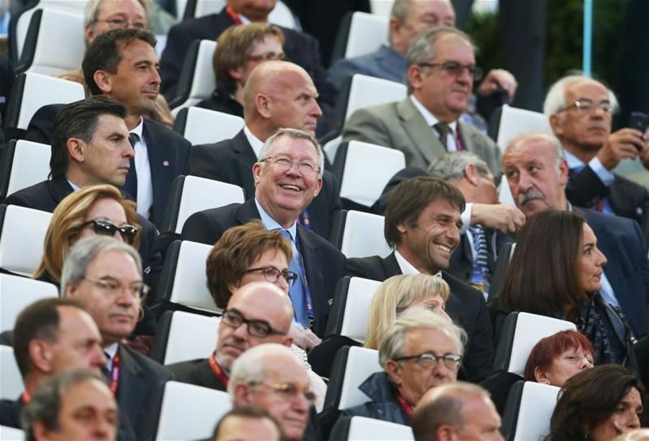 INVITAT de LUX la finala Europa League! Aparitia surpriza din tribuna, alaturi de un roman! FOTO_3