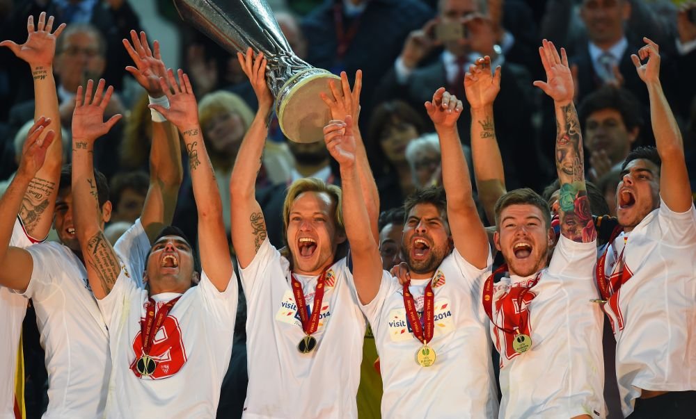 SUPER GALERIE FOTO: Cele mai tari imagini de la finala Europa League! De la agonie la extaz si blesteme grele:_10