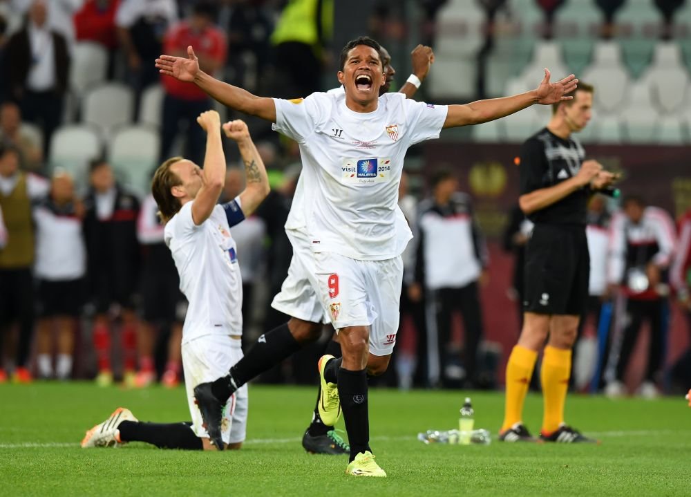 SUPER GALERIE FOTO: Cele mai tari imagini de la finala Europa League! De la agonie la extaz si blesteme grele:_15