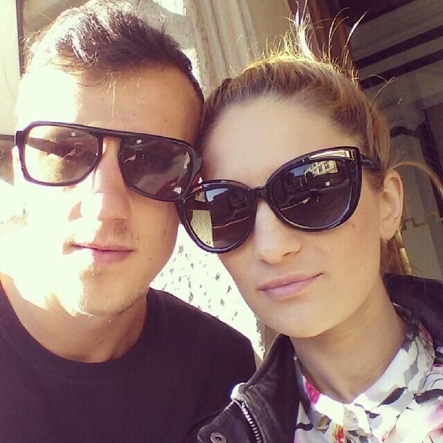 Prima zi de vacanta pentru Chiriches! Si-a facut selfie cu iubita in oras, imaginea a ajuns pe net