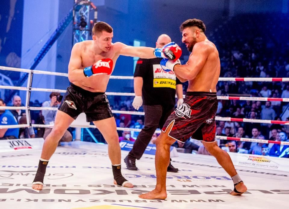 Toate loviturile sus! Spectacol in gala Local Kombat de la Constanta: