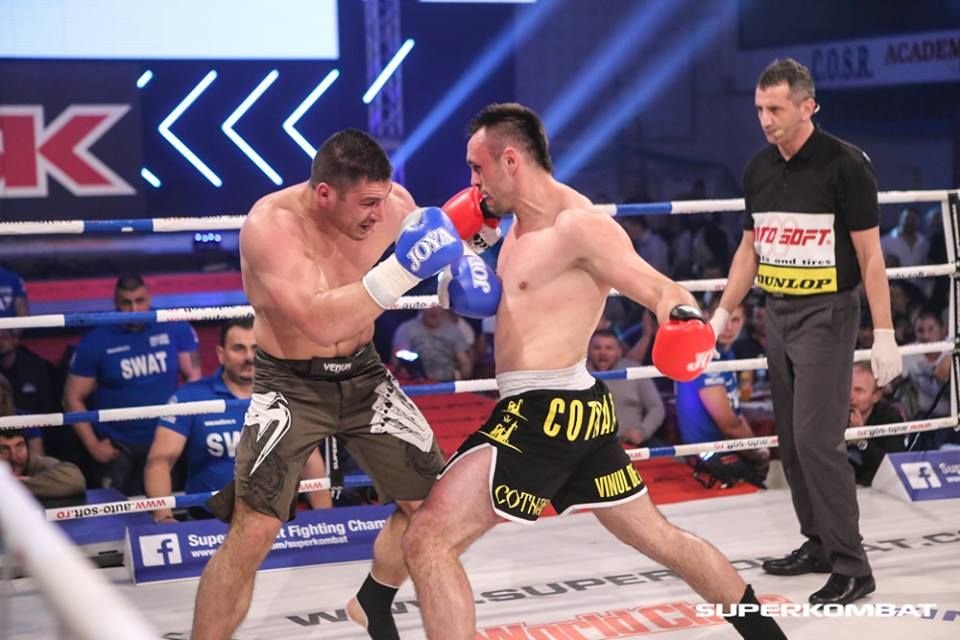 Toate loviturile sus! Spectacol in gala Local Kombat de la Constanta: 