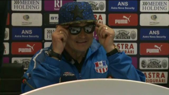 Faza geniala in Liga I la conferinta de presa! Antrenorul a venit imbracat asa si a anuntat: