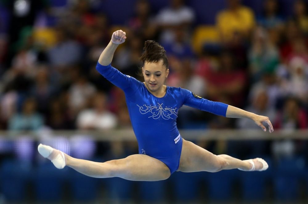 Larisa Iordache, AUR la sol, BRONZ la sarituri, ARGINT la barna la Europenele de gimnastica