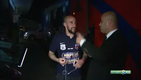 'Am uitat sa va zic ceva!' Latovlevici a coborat din autocar, apoi le-a spus asta ziaristilor! Moment de senzatie la Ploiesti :)