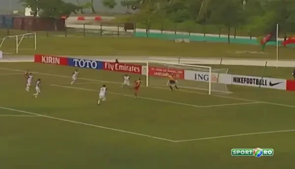 Era SINGUR intre cinci oameni, apoi a facut ASTA! Ce a urmat dupa o centrare cu 5% sanse de reusita! VIDEO