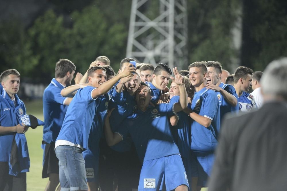Academia Hagi ramane cea mai tare din Romania! Au sarbatorit ca Steaua cu selfie-uri! Cine sunt pustii care au luat titlul VIDEO