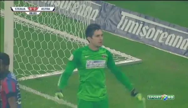 Faza bizara pe National Arena! Astra a fost la un pas sa dea un gol incredibil, stelistii n-au inteles ce s-a intamplat! VIDEO: