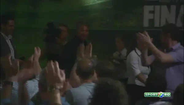 Dan Petrescu s-a revazut cu Gullit la Bucuresti! Olandezul i-a facut reclama lui Super Dan: "E super profesionist!"