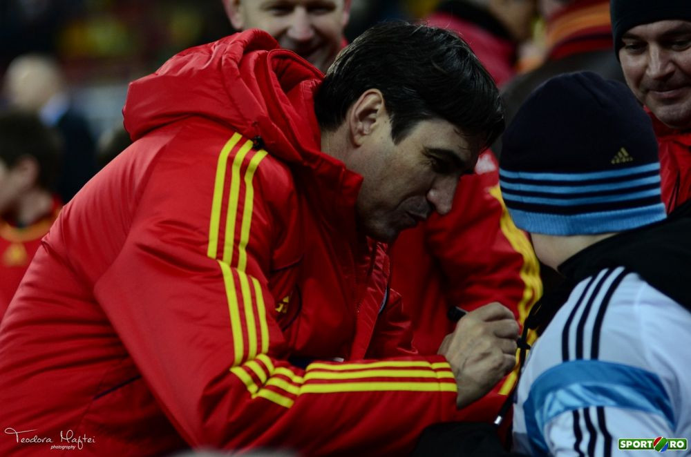 Piturca vrea rezultate bune cu Albania si Algeria! Ce spune despre SENZATIA de 16 ani, jucatorul convocat in premiera la lot