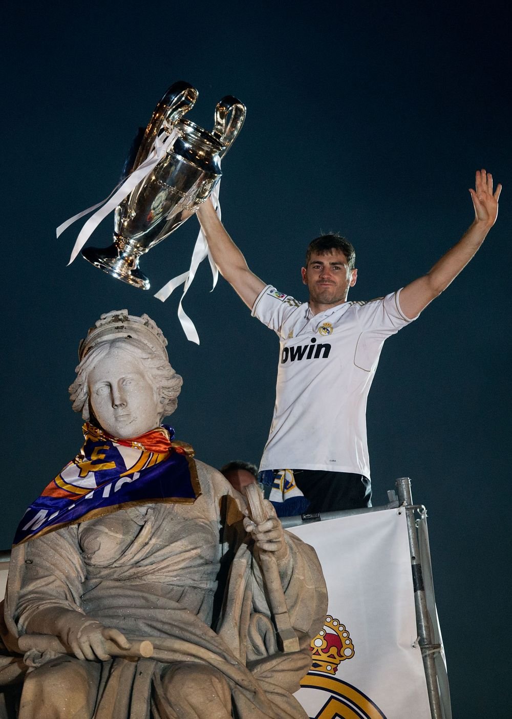 Galerie FOTO | Una fiesta por LA DECIMA! Real a luat a 10a Liga din istorie, Ronaldo si Bale au scos zeci de mii de fani pe strazi_4