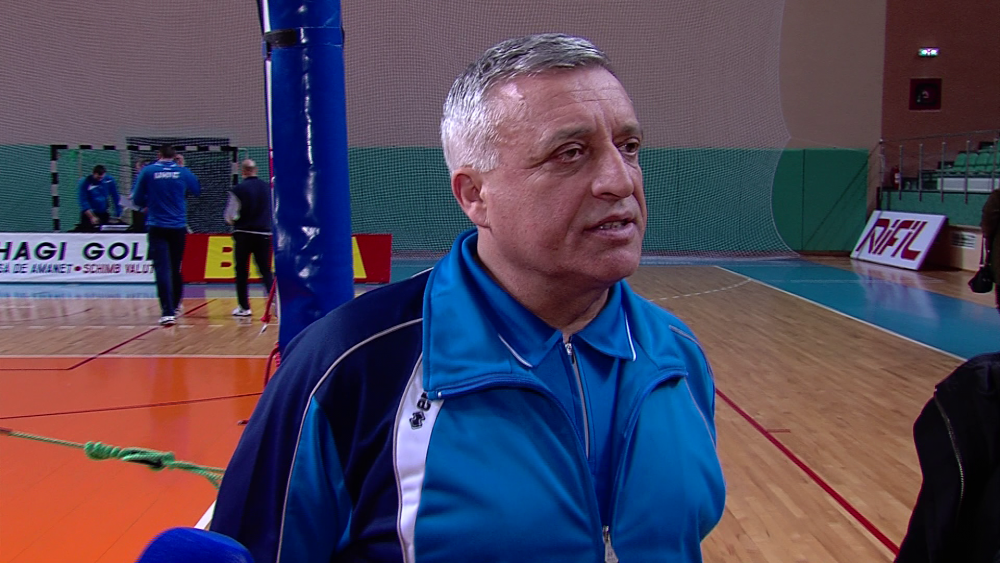 VIDEO El e Sir Alex Ferguson de Romania! Antrenorul care rezista de 26 de ani in functie: Ma apropii de retragere!